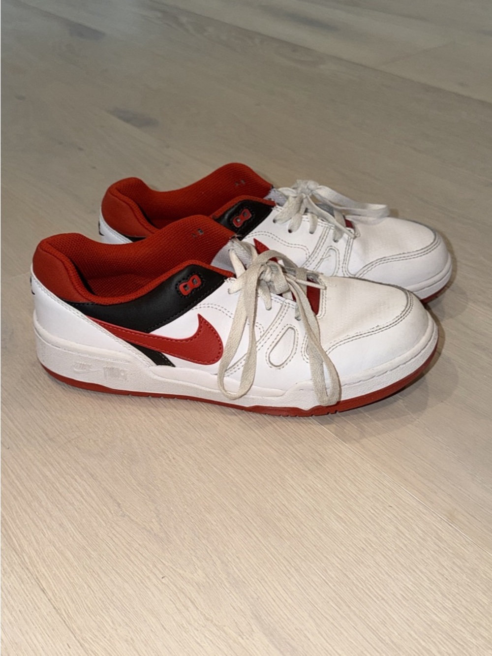 Boy’s Nike Sneakers Size 6.5